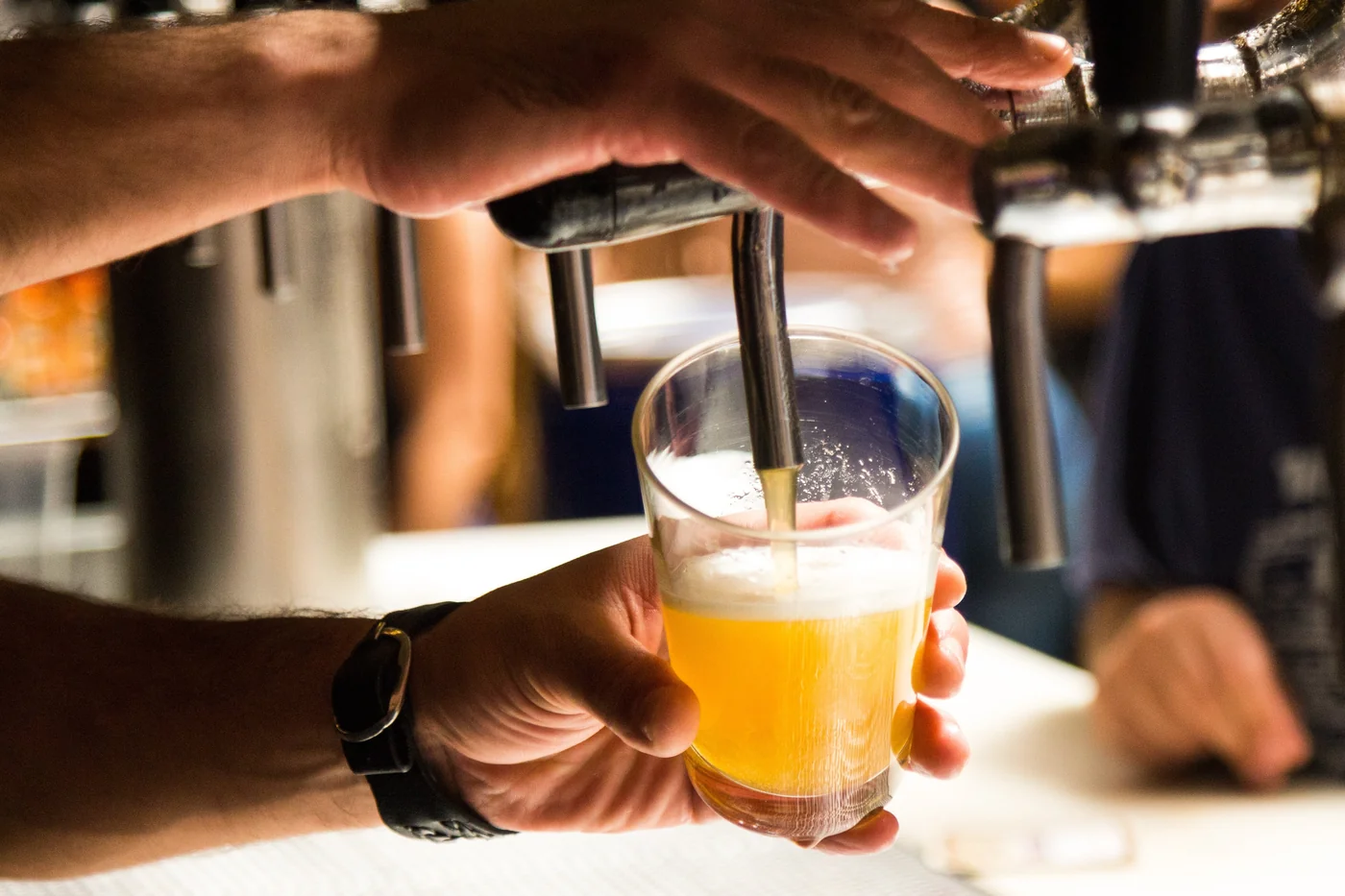 DJ set serata BeatBar Air Padel Varese birra alla spina