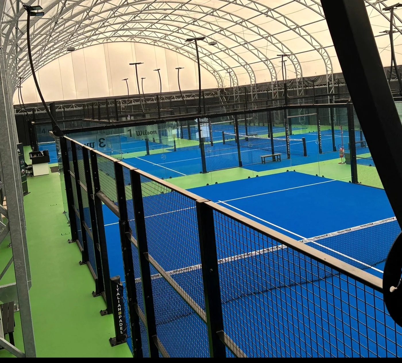 5 campi padel indoor panoramici VISION PRESTIGE Italian Padel - Air Padel Varese